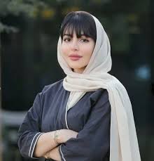 ملاك الحسيني ويكيبيديا، السيرة الذاتية
