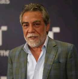 من هو ايمن رضا ويكيبيديا، زوجة أيمن رضا واولاده
