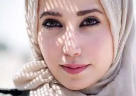 منى حوا ويكيبيديا، السيرة الذاتية