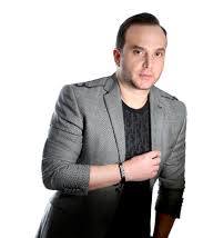 من هو أنيس الخماسي؟