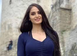 لانا روز ويكيبيديا، من هي الفنانه لانا روز