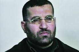 مروان عيسى ويكيبيديا، عمره اصلة زوجته سيرتة الذاتية