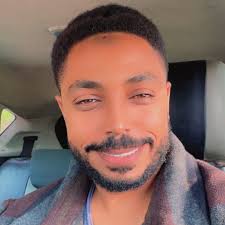 المنشد حمزة ابو قينص ويكيبيديا، السيرة الذاتية