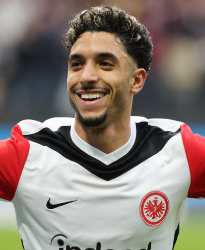 من هو اللاعب عمر مرموش ويكيبيديا، راتب عمر مرموش وزوجته واولاده
