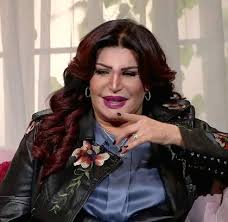 عواطف محمد عجمي ويكيبيديا، ابنة نجوى فؤاد