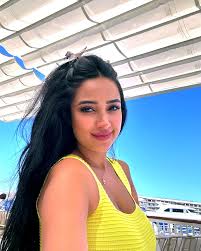 من هي دعاء حكم ويكيبيديا
