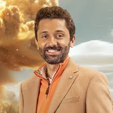 كريم محمود عبد العزيز ويكيبيديا، من هي زوجة كريم عبد العزيز