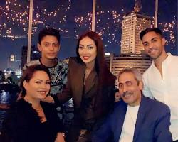 نور الغندور ويكيبيديا، السيرة الذاتية