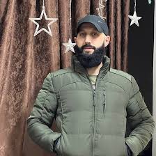 من هو قاسم العكليك ويكيبيديا، السيرة الذاتية